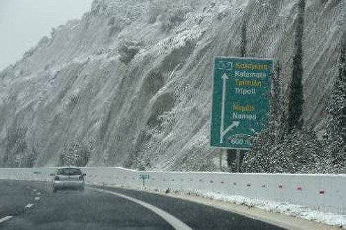 Χιονισμένη η Εθνική οδός Τρίπολης - Κορίνθου