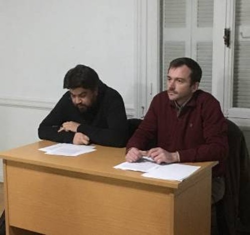 Ο Δ. Κοιλάκος, δεξιά, παρουσίασε το άρθρο του Σ. Ι. Βαβίλοφ