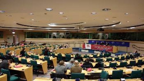 Αποψη από τις εργασίες της χτεσινής Ολομέλειας της Ευρωπαϊκής Κομμουνιστικής Πρωτοβουλίας