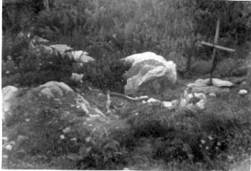 Σπάνιο φωτογραφικό ντοκουμέντο: τάφος μαχητή του ΔΣΕ