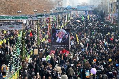 Χιλιάδες διαδήλωσαν στην Τεχεράνη κατά των απειλών Τραμπ