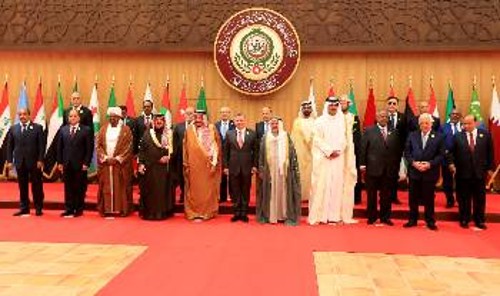 21 αρχηγοί κρατών (βασιλιάδες, πρόεδροι, πρωθυπουργοί) συμμετείχαν στη Σύνοδο στην Ιορδανία