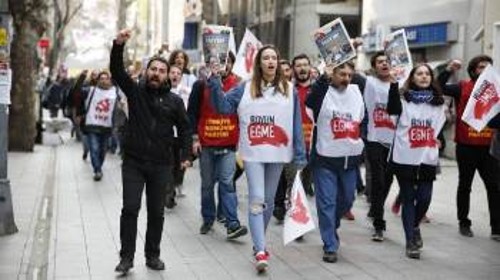Από πανεξόρμηση των Τούρκων κομμουνιστών τον Απρίλη του 2017 ενάντια στην τότε απαγόρευση συγκέντρωσης από την κυβέρνηση του ΑΚΡ