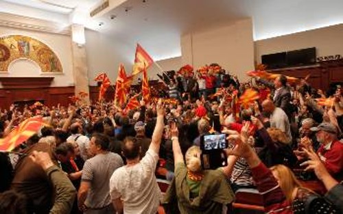 Τα επεισόδια στη Βουλή της ΠΓΔΜ τον Απρίλη του 2017 επέδρασαν καθοριστικά στο ξεδίπλωμα του αμερικανοΝΑΤΟικού σχεδίου