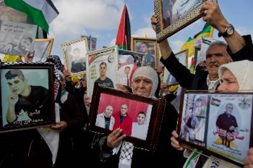 Από πρόσφατη διαμαρτυρία στη Ραμάλα, με την απαίτηση να αφεθούν ελεύθεροι οι πολιτικοί κρατούμενοι