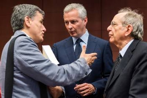 Οι αντιπαραθέσεις Ευρωζώνης - ΔΝΤ γίνονται με δεδομένη την αντιλαϊκή επίθεση σε βάθος δεκαετιών, όπως δείχνουν και τα σενάρια που συζητιούνται