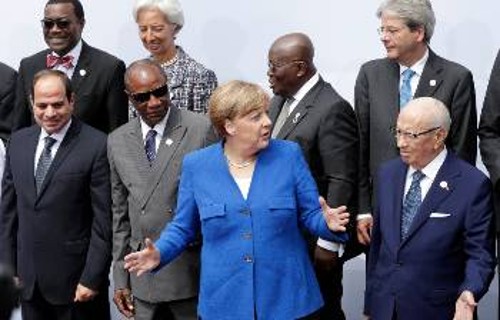 Ολοένα και «πυκνώνουν» οι πρωτοβουλίες της ΕΕ για τη διασφάλιση των συμφερόντων των ευρωπαϊκών μονοπωλίων στην Αφρική. Φωτ. από την πρόσφατη συνάντηση στο πλαίσιο της Συνόδου του G20