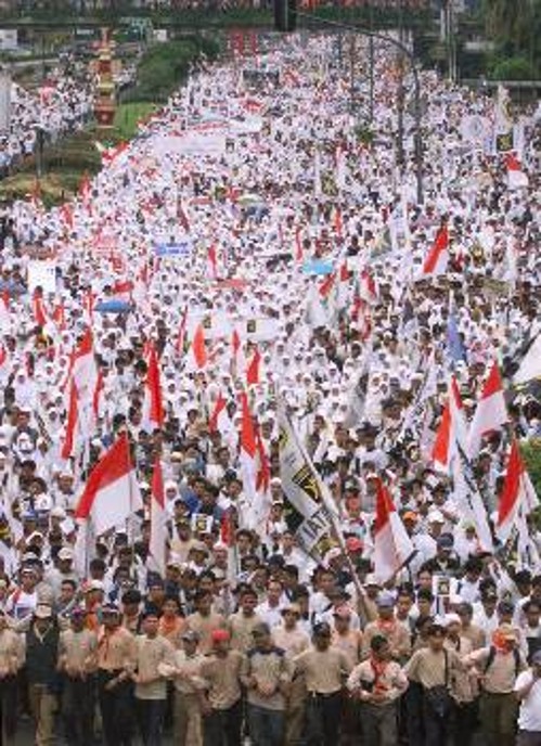 Τεράστια αντιπολεμική διαδήλωση στην Ινδονησία