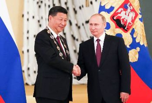 Οι δύο ηγέτες στη χτεσινή συνάντησή τους στο Κρεμλίνο