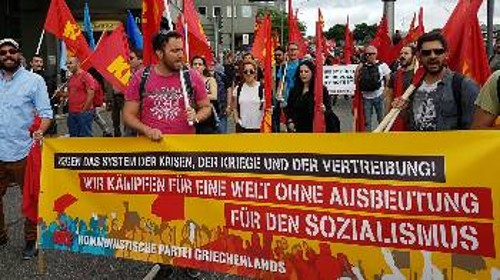 Από τη συμμετοχή των ΚΟ Γερμανίας του ΚΚΕ στις διαδηλώσεις στο Αμβούργο