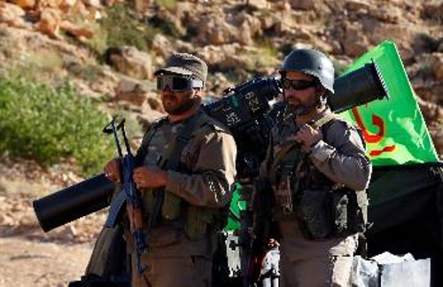 Ενοπλοι της «Χεζμπολάχ» στα λιβανοσυριακά σύνορα