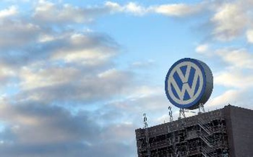 Η «Volkswagen» διεκδικεί ενίσχυση του μεριδίου της στη διεθνή αγορά, εντείνοντας και την αντεργατική επίθεση