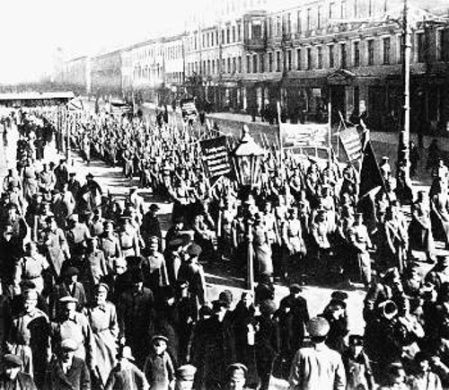 Διαδήλωση των επαναστατημένων μονάδων της φρουράς της Πετρούπολης στις 21 Απρίλη 1917