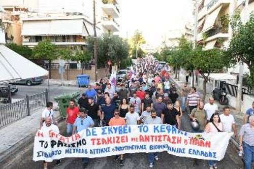 Από την κινητοποίηση συνδικάτων και φορέων του Πειραιά πέρυσι στο Κερατσίνι