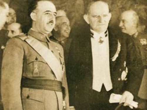 Ο Φράνκο με το Γερμανό πρέσβη της σε συγκέντρωση εθνικιστών, το 1937
