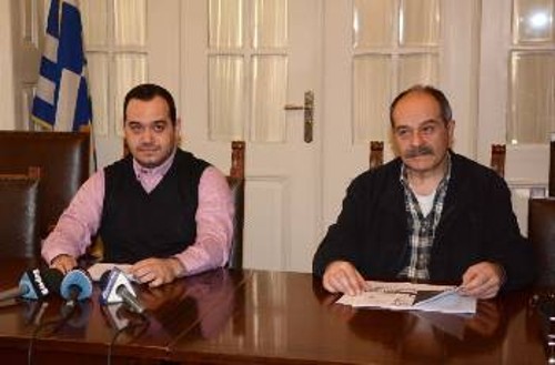 Ο Βασίλης Θωμόπουλος, πρόεδρος του Πολιτιστικού Οργανισμού, και ο Κώστας Παπαφιλίππου, μέλος του ΔΣ, παρουσίασαν το πρόγραμμα της συναυλίας σε συνέντευξη Τύπου
