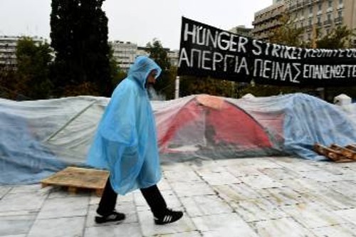 Από την απεργία πείνας προσφύγων με αίτημα την οικογενειακή επανένωση, τον προηγούμενο Νοέμβρη