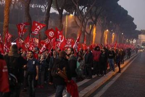 Από τη συγκέντρωση του ΚΚ Ιταλίας στη Ρώμη για το γιορτασμό της Οκτωβριανής Επανάστασης