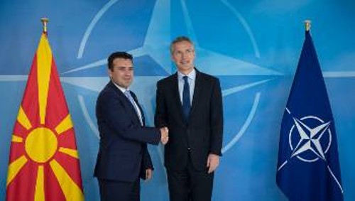 Από την επίσκεψη του πρωθυπουργού της ΠΓΔΜ στα κεντρικά του ΝΑΤΟ τον περασμένο Ιούνη