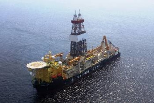 Αν και η Τουρκία παρενόχλησε το γεωτρύπανο (φωτ.) που έστειλε η «Eni» στην κυπριακή ΑΟΖ, η εταιρεία δήλωσε ότι χρειάζεται «εμπιστοσύνη» και φάνηκε πρόθυμη για «πιθανά περαιτέρω προγράμματα στον ενεργειακό τομέα»