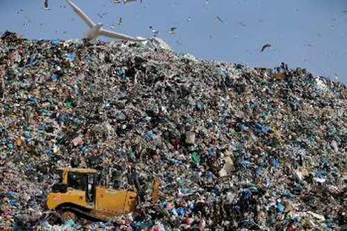 Η διαχρονική κυβερνητική πολιτική (ΝΔ, ΠΑΣΟΚ, ΣΥΡΙΖΑ) για τη διαχείριση των αποβλήτων οξύνει την κατάσταση σε όλο και περισσότερες περιοχές της χώρας