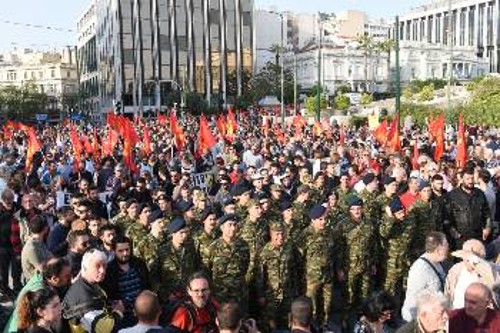 Από τη συμμετοχή στρατευμένων στη συγκέντρωση του ΚΚΕ ενάντια στη νέα ιμπεριαλιστική επέμβαση στη Συρία το περασμένο Σάββατο