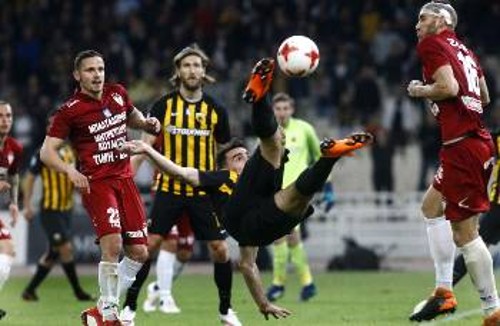 Το εκπληκτικό «ψαλιδάκι» του Χριστοδουλόπουλου στο φινάλε του αγώνα με τη Λάρισα έστειλε την ΑΕΚ στον τελικό του Κυπέλλου
