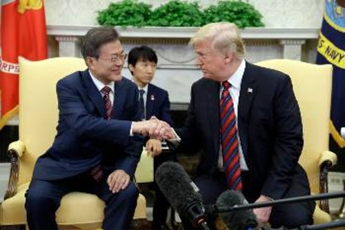 Από τη συνάντηση του Αμερικανού Προέδρου με τον Νοτιοκορεάτη ομόλογό του