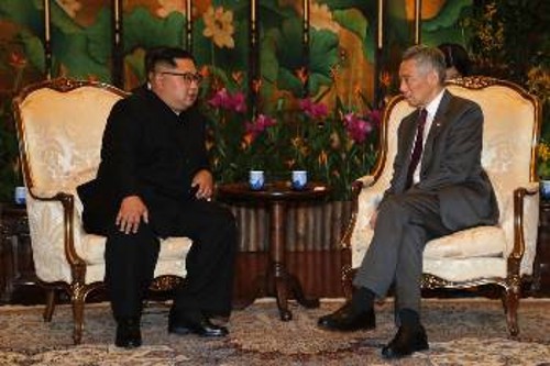 Από τη συνάντηση των ηγετών της Σιγκαπούρης και της Β. Κορέας