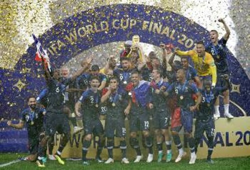 Την κατάκτηση του δεύτερου Μουντιάλ στην ιστορία τους πανηγύρισαν στη διοργάνωση της Ρωσίας οι Γάλλοι