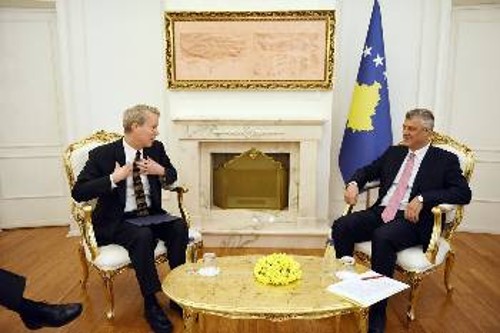 Από παλιότερη συνάντηση του πρέσβη των ΗΠΑ στο Κόσσοβο, Γκ. Ντελάουι, με τον Πρόεδρο του προτεκτοράτου Χ. Θάτσι