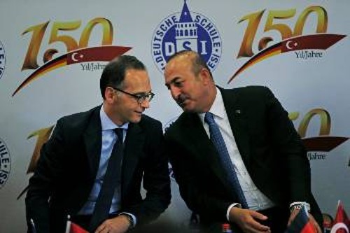 Οι δύο ΥΠΕΞ εμφανίστηκαν μαζί σε εκδήλωση στην Κωνσταντινούπολη, την Παρασκευή