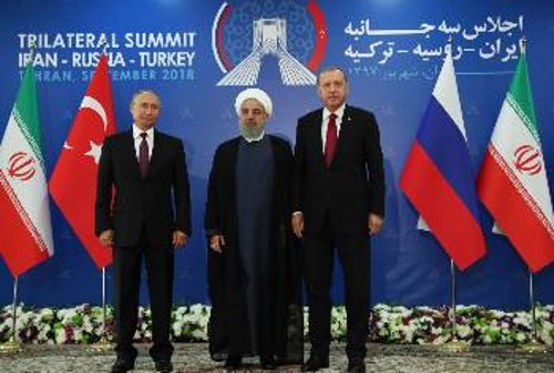 Οι συμβιβασμοί ανάγκης μεταξύ Ρωσίας, Τουρκίας, Ιράν στη Συρία επιβεβαιώθηκαν και στην τελευταία σύνοδο των Προέδρων Πούτιν, Ροχανί και Ερντογάν στην Τεχεράνη