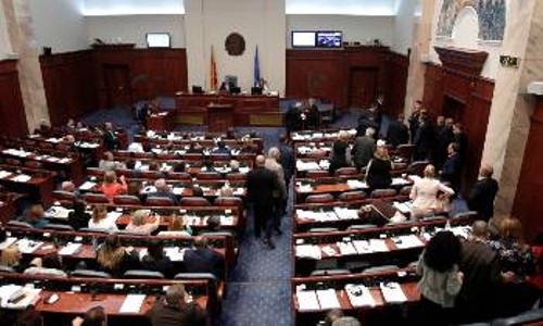 Προχωράνε στη Βουλή της ΠΓΔΜ οι συνταγματικές αλλαγές που προβλέπονται στη συμφωνία