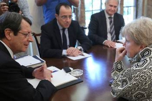 Η απεσταλμένη του γγ του ΟΗΕ, Τζ. Λουτ, συνάντησε τον Κύπριο Πρόεδρο