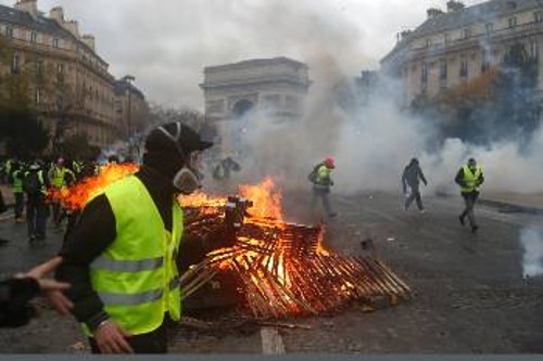 Από τις συγκρούσεις στο Παρίσι το Σάββατο