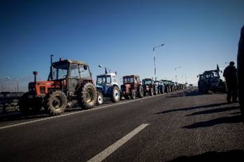 Στους δρόμους όλης της χώρας με τα τρακτέρ τους βγαίνουν από τη Δευτέρα οι μικρομεσαίοι αγροτοκτηνοτρόφοι
