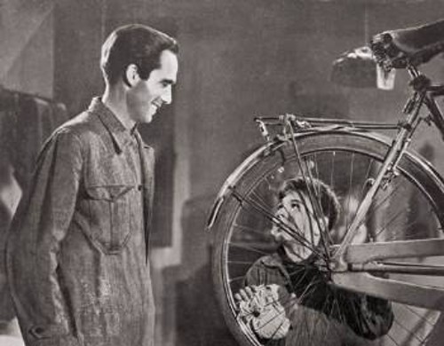 «Κλέφτης ποδηλάτων» του Βιτόριο ντε Σίκα εναντίον...