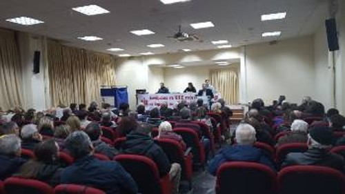 Από την εκδήλωση παρουσίασης του ψηφοδελτίου στην Κοζάνη. Στο βήμα ο Θ. Χαστάς