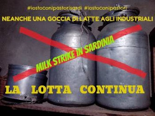 «Ούτε ένα δοχείο γάλα στους βιομήχανους» γράφει το προπαγανδιστικό «σποτ» των απεργών κτηνοτρόφων