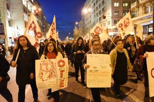 Από τη διαδήλωση της ΟΓΕ στην Αθήνα για την 8η Μάρτη