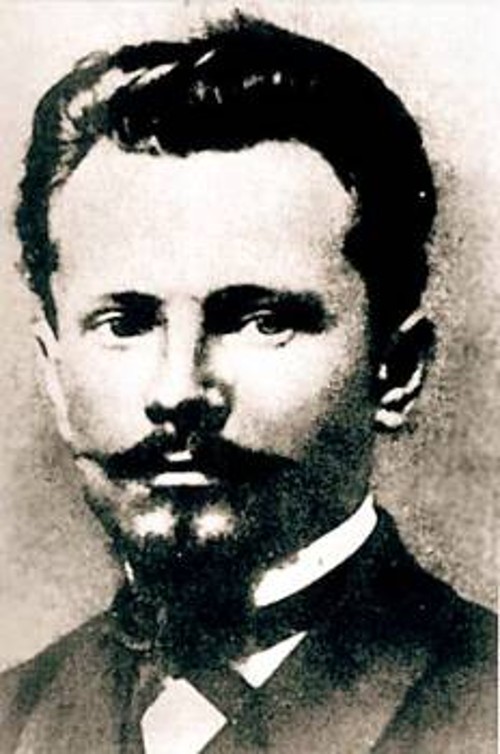 Γιαροσλάβ Ντομπρόβσκι (1836-1871). Πολωνικής καταγωγής αξιωματικός του τσαρικού στρατού. Για την επαναστατική του δράση έφυγε κυνηγημένος από τη Ρωσία. Υπήρξε από τους στρατιωτικούς ηγέτες της Κομμούνας, έπεσε στα οδοφράγματα στις 23 Μάη 1871