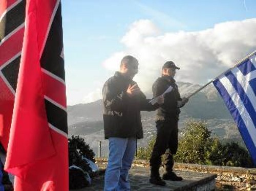 Αριστερά ο πρώην χρυσαυγίτης που πέρασε και από το ψηφοδέλτιο του ΣΥΡΙΖΑ