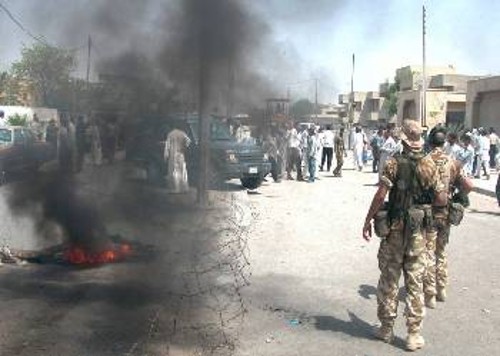 Βρετανοί στρατιώτες αντιμετωπίζουν διαδηλωτές στη Βασόρα