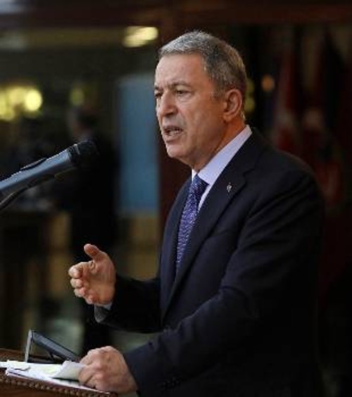 «Δεν μπορείτε να πετύχετε τίποτα παρακάμπτοντας την Τουρκία», διαμήνυσε σε εχθρούς και φίλους ο Τούρκος υπουργός Αμυνας