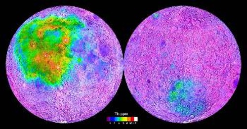 Χάρτης των συγκεντρώσεων θορίου στην επιφάνεια της Σελήνης με βάση τα δεδομένα που συνέλεξε το «Lunar Prospector» της NASA. Το θόριο μπορεί να χρησιμοποιηθεί ως καύσιμο σε πυρηνικούς αντιδραστήρες σχάσης και αποτελεί έναν πιθανό στόχο εξόρυξης