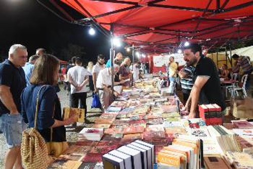 Σταθερό το ραντεβού στα βιβλιοπωλεία της «Σύγχρονης Εποχής» στα Φεστιβάλ