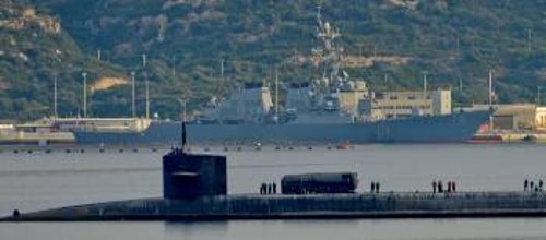Το αμερικανικό υποβρύχιο «USS Florida» και το αντιτορπιλικό των ΗΠΑ «USS Porter» στη Σούδα (φωτ. αρχείου)