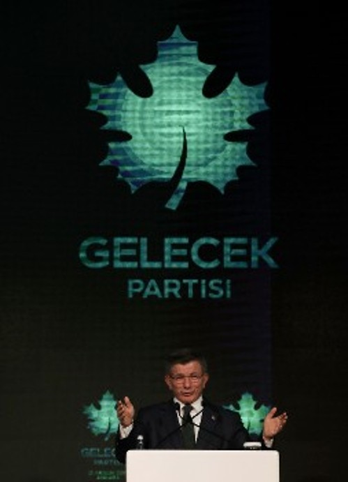 Ο πρώην στενός συνεργάτης του Ερντογάν Αχμέντ Νταβούτογλου στην ανακοίνωση του νέου κόμματός του