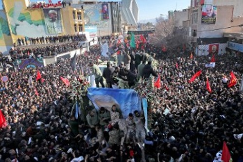 Από τις μεγάλες διαδηλώσεις στο Ιράν κατά των ΗΠΑ με αφορμή την δολοφονία Σολεϊμανί